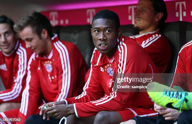 David Alaba auf der Ersatzbank mit Kaugummi Fussball Bundesliga : FC Bayern München - FSV Mainz 05