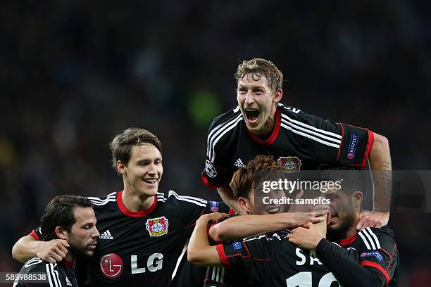 Oben auf Stefan Kiessling Bayer Leverkusen mit Gonzalo Castro Bayer Leverkusen Phlipp Wolscheid Bayer Leverkusen Son Heung Min Bayer Leverkusen Emre...