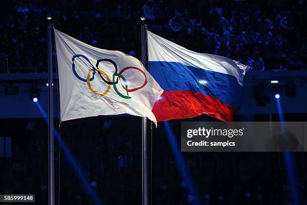 Open ceremony sochi 2014 Eröffnungsfeier ERoeffnungsfeier olympic flag with russia flag Olympische Fahne