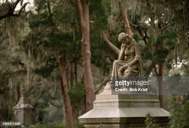 grave sculpture in savannah - bonaventure cemetery stock pictures, royalty-free photos & images