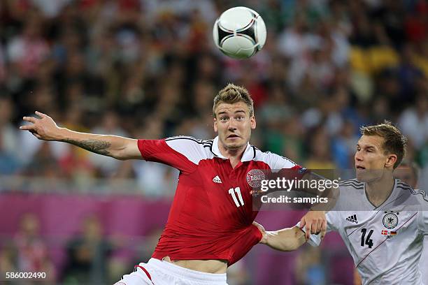 Niklas Bendtner GEGEN Holger Badstuber Deutschland Vorrunde Gruppe B Spiel 20 Dänemark - Deutschland - Denmark 2 Fussball EM UEFA Euro...