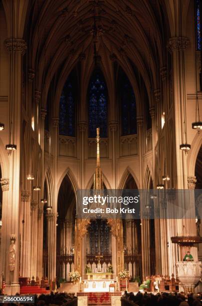 altar of st. patrick's cathedral, new york - saint patrick's kathedrale new york city stock-fotos und bilder