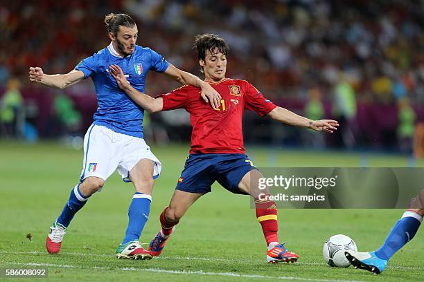 Thiago Motta Italien Italy gegen David Silva Finale Finale Spanien - Italien Spain Italy 4:0 Fussball EM UEFA Euro Europameisterschaft 2012 Polen...