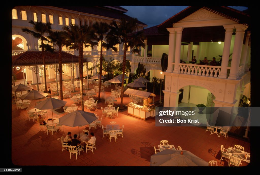 At&t Raffles Outdoor Dining At The Raffles Hotel High-Res Stock Photo - Getty Images