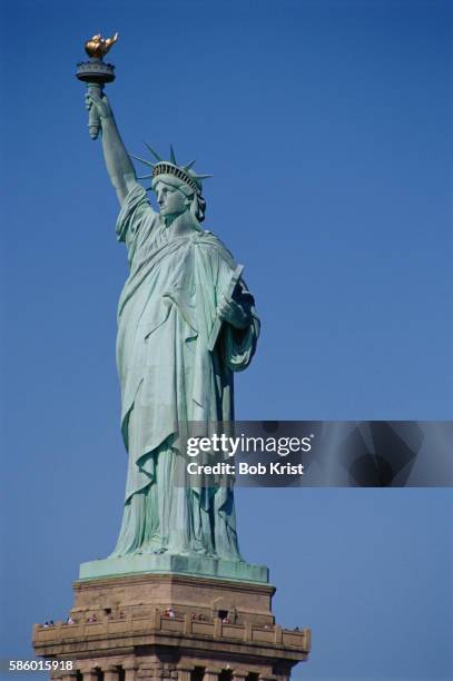 the statue of liberty - statue of liberty new york city - fotografias e filmes do acervo