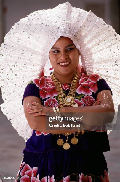 woman in traditional party dress - oaxaca state 個照片及圖片檔