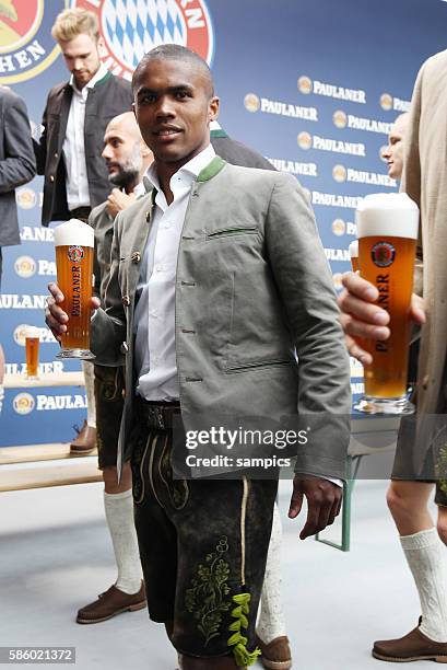 Douglas Costa FC Bayern München Alljährliches Paulaner Lederhosen Werbeshooting des FC Bayern München . Auch diese Jahr präsentieren sich die Bayern...