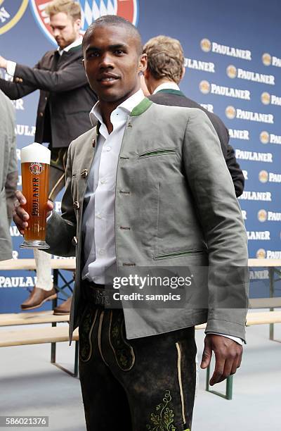 Douglas Costa FC Bayern München Alljährliches Paulaner Lederhosen Werbeshooting des FC Bayern München . Auch diese Jahr präsentieren sich die Bayern...