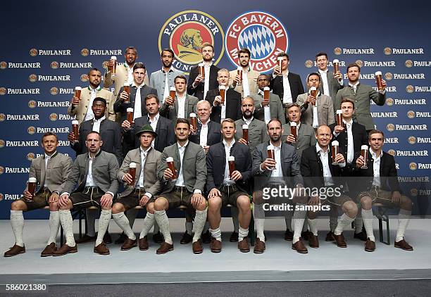 Alljährliches Paulaner Lederhosen Werbeshooting des FC Bayern München . Auch diese Jahr präsentieren sich die Bayern Spieler beim Paulnaer...