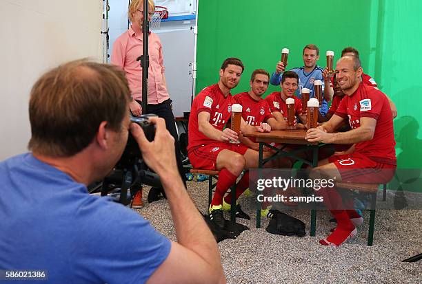 Alljährliches Paulaner Lederhosen Werbeshooting des FC Bayern München . Auch diese Jahr präsentieren sich die Bayern Spieler beim Paulnaer...