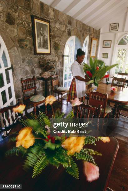 dining room in rawlins plantation inn - rawlins plantation stock pictures, royalty-free photos & images