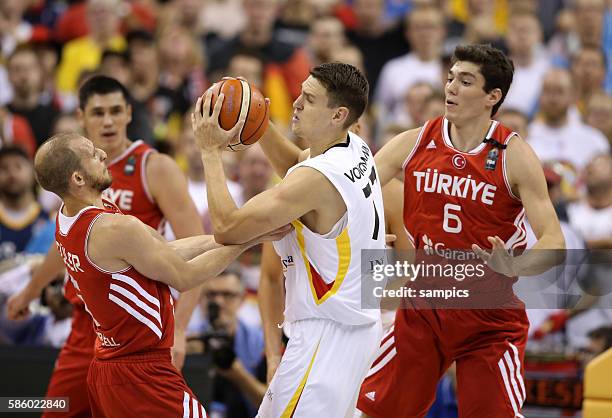 Johannes Voigtmann , Sinan Güler , Sedi Osman Euro Basket 2015 : Germany - Turkey