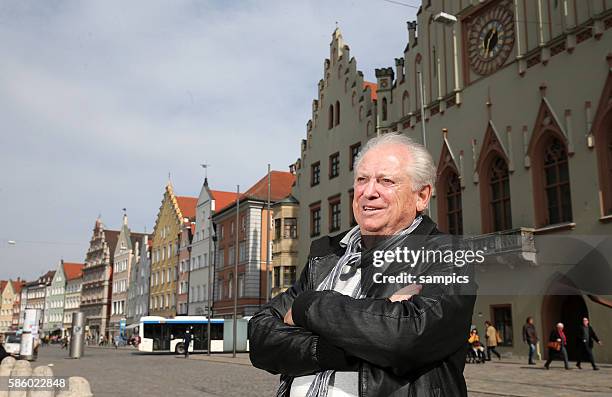 Meter Olympiasieger von 1960 Leichtathletik Sprinter Armin Hary in der Landshuter Altstadt