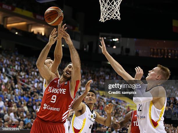Semih Erden , Johannes Voigtmann , Robin Benzing Euro Basket 2015 : Germany - Turkey