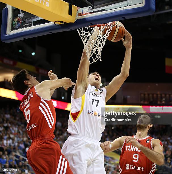 Sedi Osman , Johannes Voigtmann , Semih Erden Euro Basket 2015 : Germany - Turkey