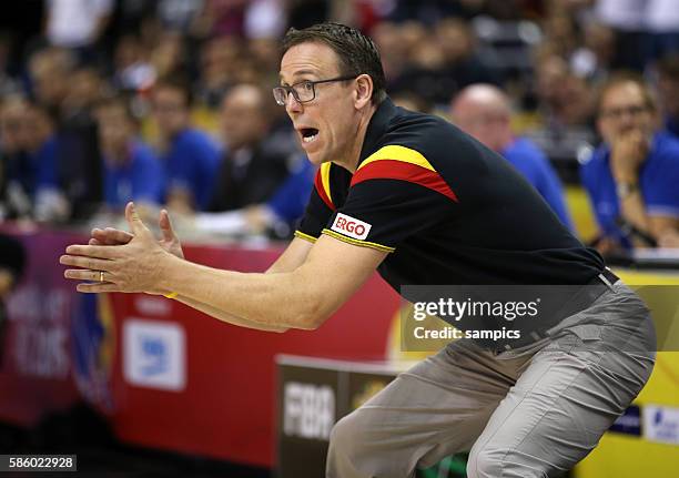 Chris Fleming , Head Coach Germany peitscht seine Mannschaft an Euro Basket 2015 : Germany - Turkey