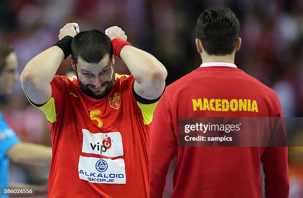 Konnte die Niederlage nicht fassen Mazedoniens Stojanche STOILOV 12th Men's European Handball Championship EHF EURO 2016 Prelimary round group A :...