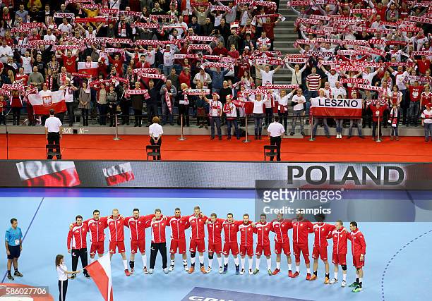 Team Polen bei der Nationalhymne 12th Men's European Handball Championship EHF EURO 2016 mainround group 1 : Poland vs Norway