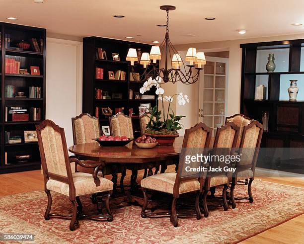 Actress Courtney Thorne-Smith's home is photographed for InStyle in 2002 in Los Angeles, California. Thorne-Smith's dining room.