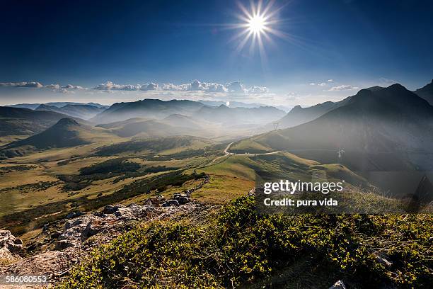 mountain pass - oviedo imagens e fotografias de stock