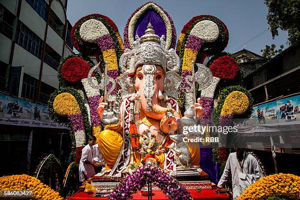 tulsibag ganapati pune - poona stockfoto's en -beelden