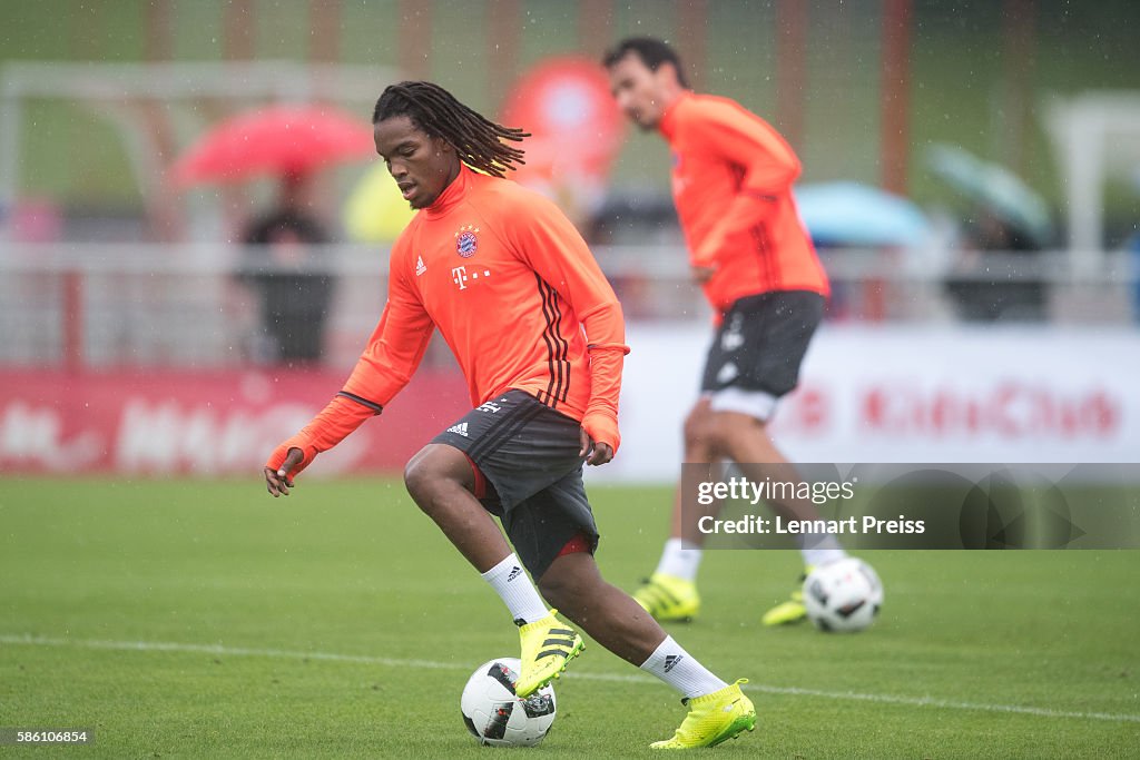 Bayern Muenchen - Training Session