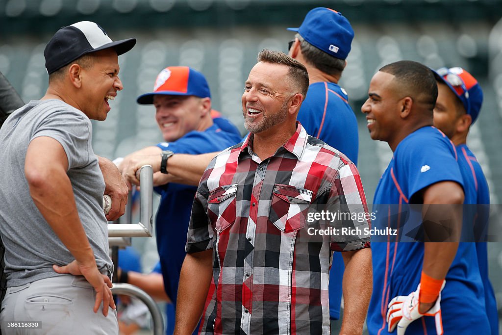 New York Yankees v New York Mets