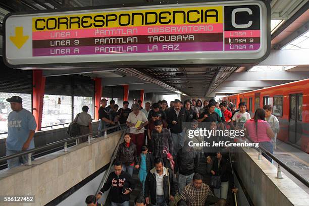 Metro Rosa Df 3.591 fotos de stock, fotos en alta resolución e imágenes sobre Metro ...