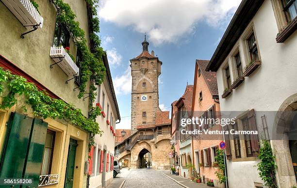 klingentor (klingen gate) of rothenburg ob der tauber (germany) - rothenburg fotografías e imágenes de stock