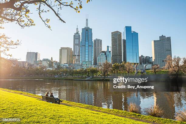 melbourne city the most liveable city in the world - yarra river stock-fotos und bilder