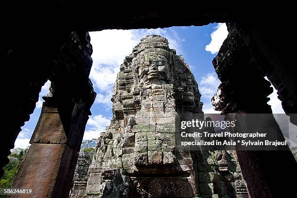 avalokiteshvara statue, bayon temple - brajeul sylvain fotografías e imágenes de stock