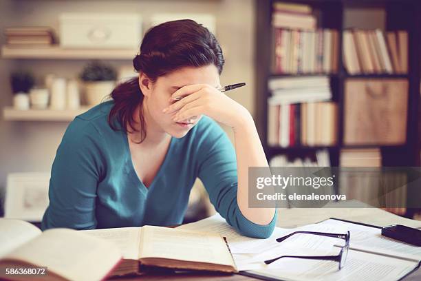 Learning Female Female Student Learning Photos and Premium High Res Pictures - Getty Images