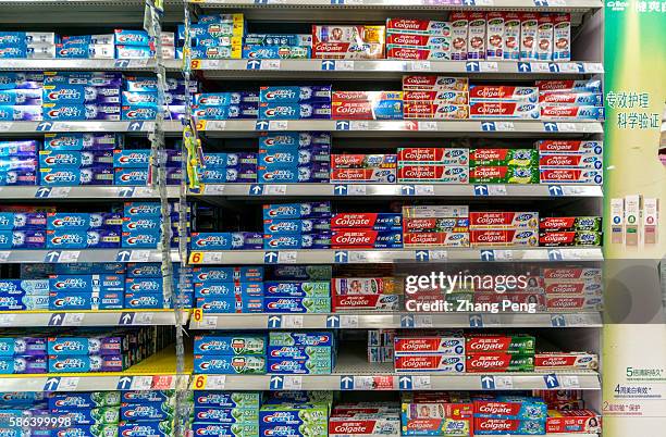 Consumer Toothpaste Buying Toothpaste Photos and Premium High Res Pictures - Getty Images