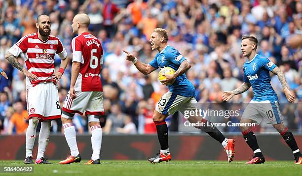 Martyn Waghorn of Rangers celebrates scoring the equalising goal during the Ladbrokes Scottish Premiership match between Rangers and Hamilton...