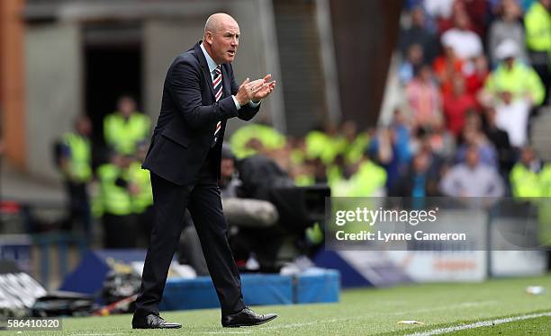 Rangers manager Mark Warburton shouts instructions during the Ladbrokes Scottish Premiership match between Rangers and Hamilton Academical at Ibrox...