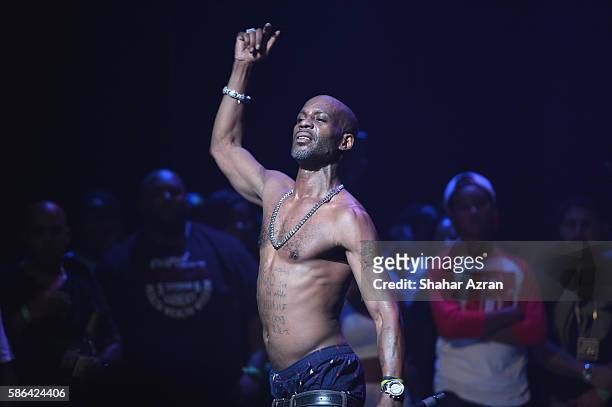 Rapper DMX performs live on stage at The Apollo Theater on August 5, 2016 in New York City.