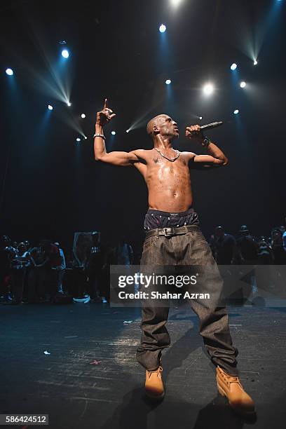 Rapper DMX performs live on stage at The Apollo Theater on August 5, 2016 in New York City.