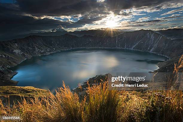 quilotoa crater lake sunrise - ecuador cotopaxi stock pictures, royalty-free photos & images