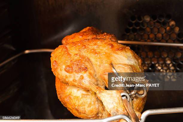 roasted chicken - jean marc payet photos et images de collection