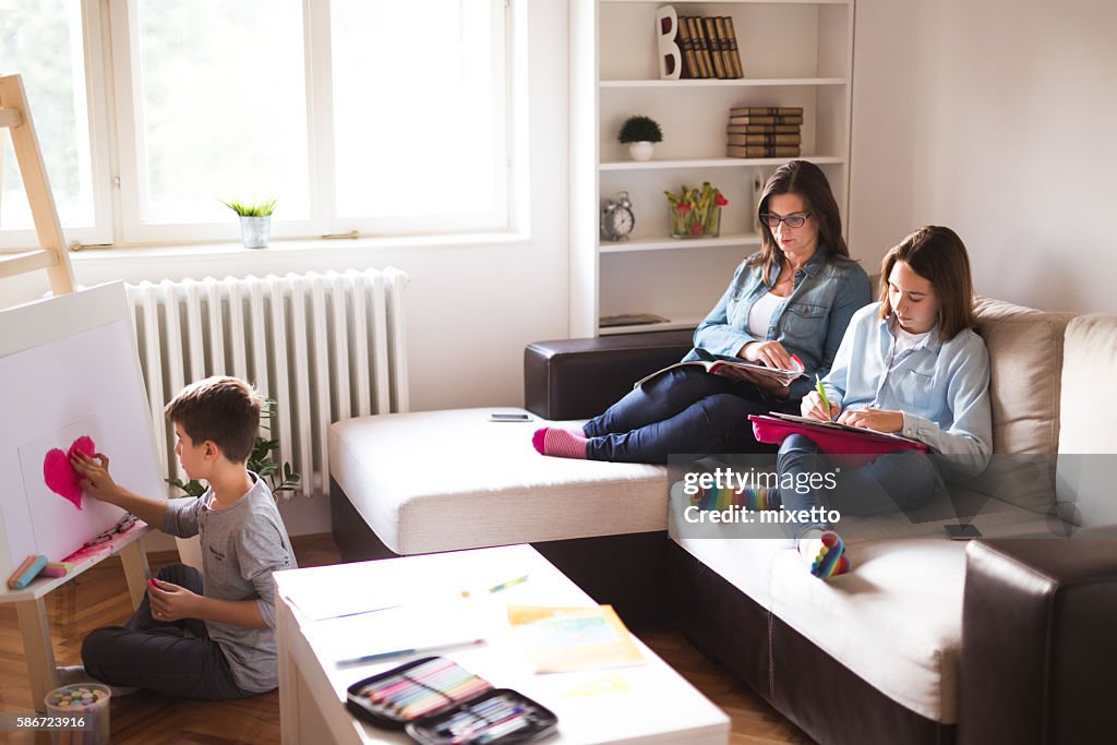 Famille profitant de chez vous