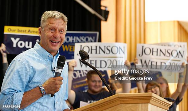 Libertarian presidential candidate Gary Johnson talks to a crowd of supporters at a rally on August 6, 2015 in Salt Lake City, Utah. Johnson has...