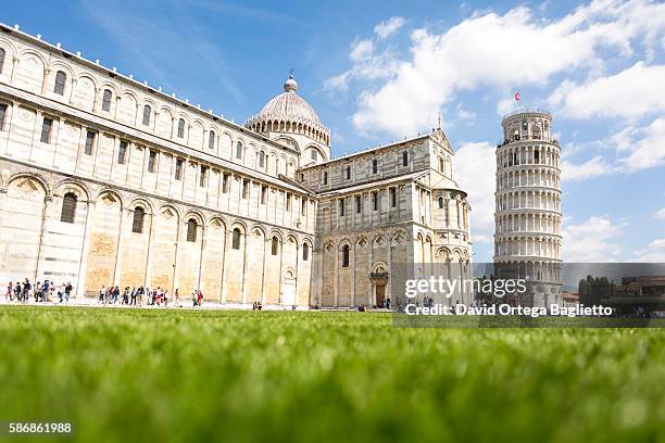 pisa tower, italy - leaning tower of pisa stock-fotos und bilder