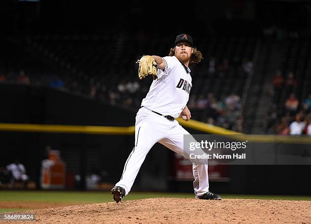 Adam Loewen of the Arizona Diamondbacks delivers a pitch against the Washington Nationals at Chase Field on August 2, 2016 in Phoenix, Arizona.