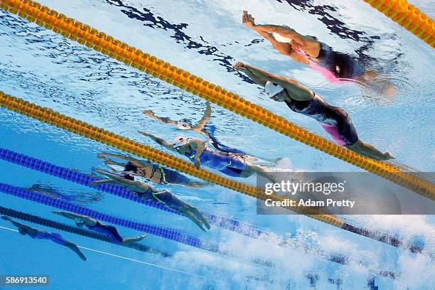 Vien Nguyen Thi Anh of Vietman, Ajna Kesely of Hungary, Lotte Friis of Denmark, Sarah Kohler of Germany and Yuhan Zhang of China compete in the in...