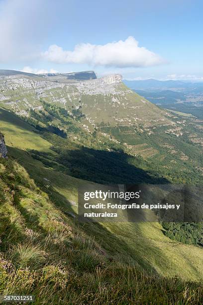 ungino mountain - paisajes stock pictures, royalty-free photos & images