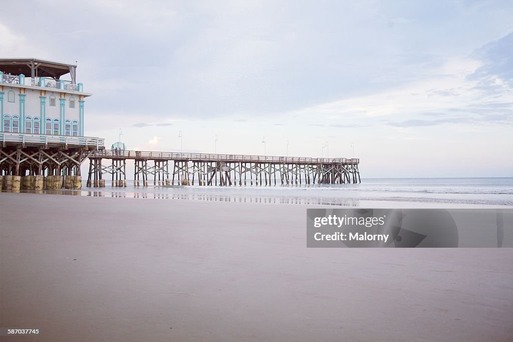 USA, Florida, Daytona Beach with pier