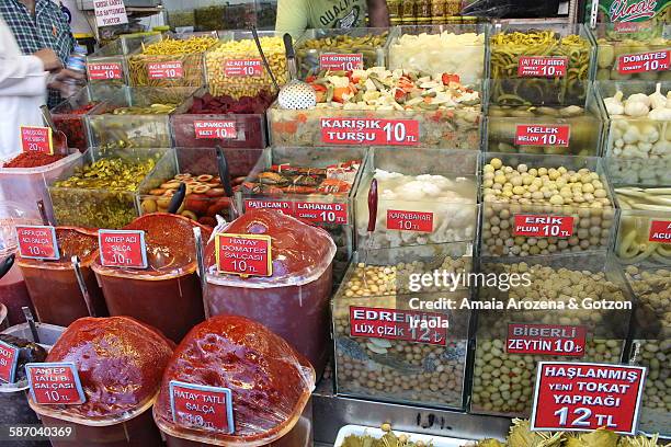 store of pickles and spices in istanbul - pasta al pomodoro foto e immagini stock