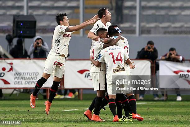Hernan Rengifo of Universitario celebrates the second goal of his team against Sporting Cristal during a match between Universitario and Sporting...