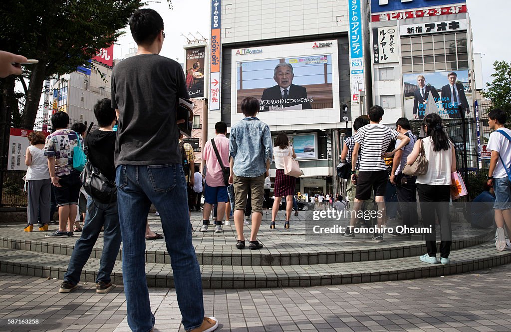 Japan Reacts To Emperor Akihito's Video Message