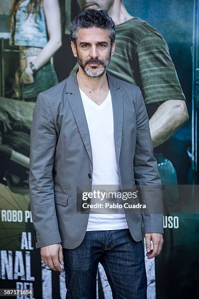 Actor Leonardo Sbaraglia attends 'Al Final Del Tunel' photocall at Warner Bros. Office on August 8, 2016 in Madrid, Spain.